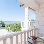 Studio Apartment Brela بيت ضيافة 3*