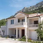 Studio Apartment Brela بريلا