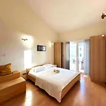 Studio Apartment Brela بيت ضيافة 3*