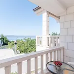 بيت ضيافة Studio Apartment Brela 3*