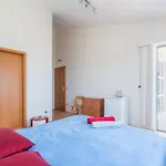 Studio Apartment Brela بريلا