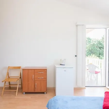 Maison d'hôtes Studio Apartment Brela 3*