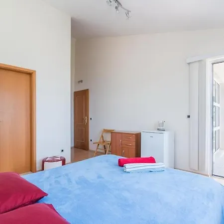 Studio Apartment Brela Maison d'hôtes 3*
