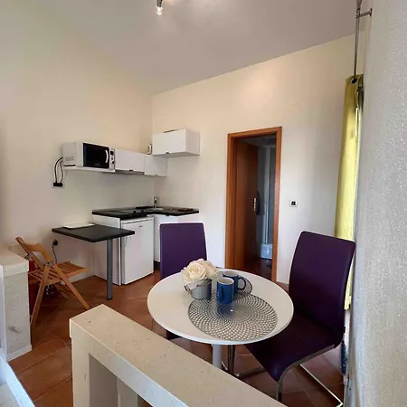 Studio Apartment Brela Maison d'hôtes 3*