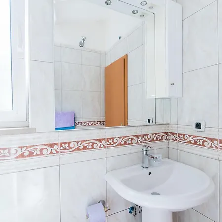 Studio Apartment Brela Maison d'hôtes 3*