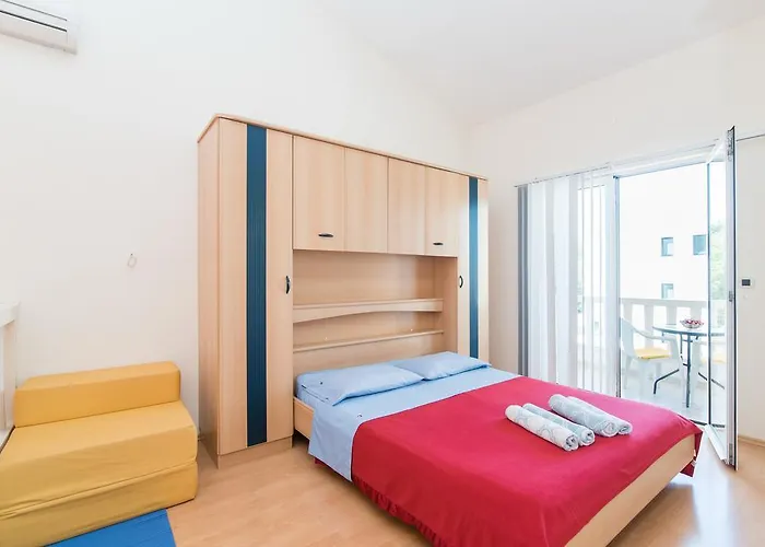 Studio Apartment Brela بيت ضيافة