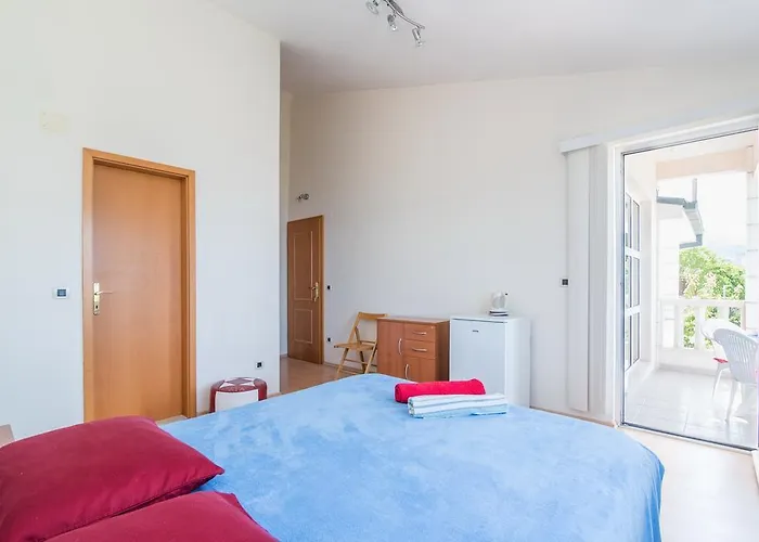Studio Apartment Brela بريلا